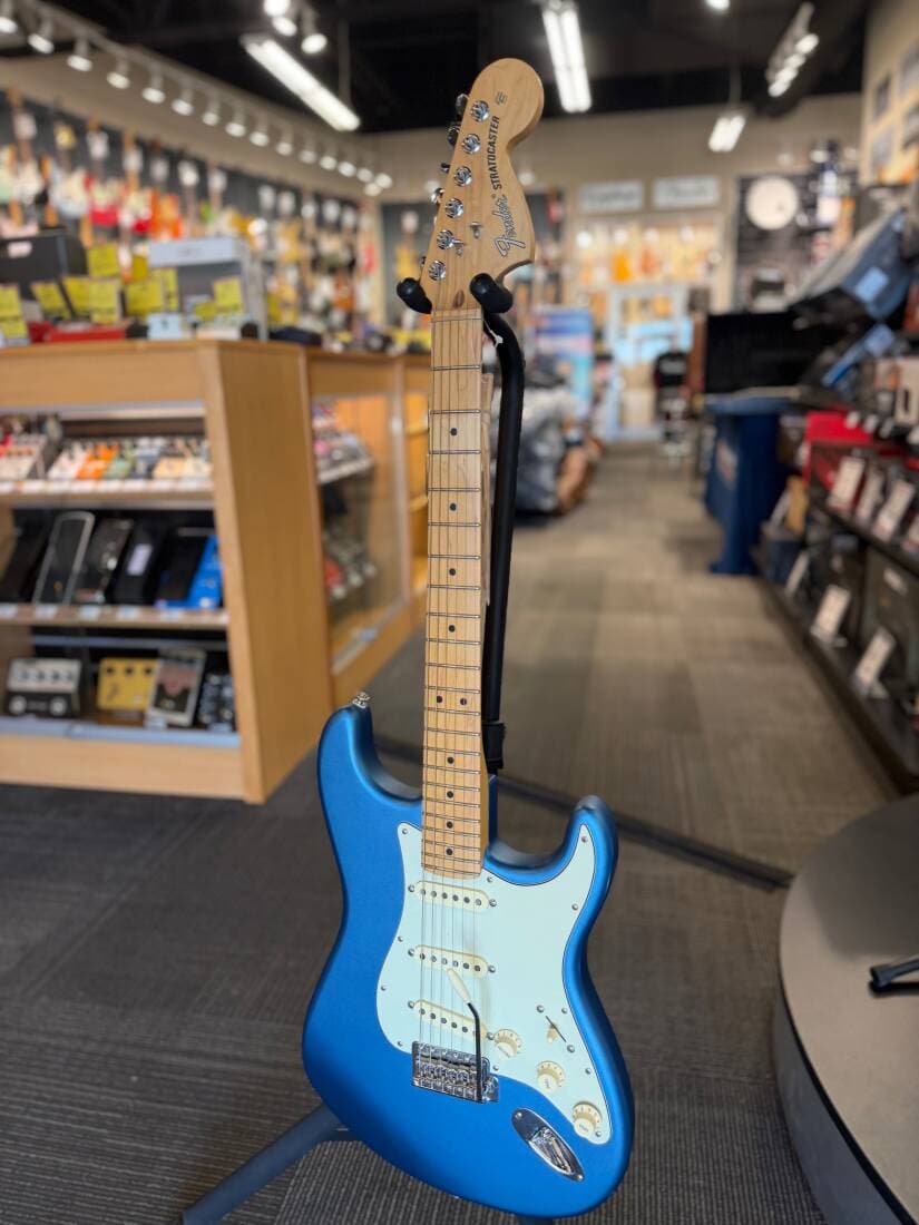 Fender - American Performer Stratocaster, Maple Fingerboard - Satin Lake Placid Blue