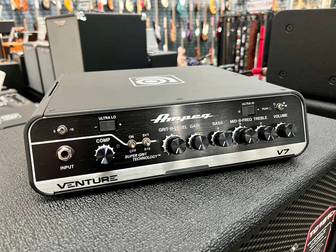 AMPEG VENTURE COMPACT BASS HEAD