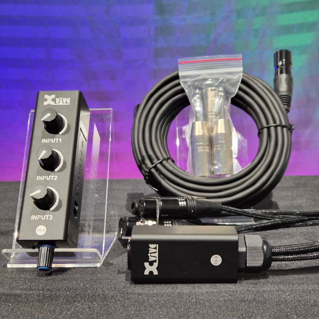 Xvive Audio - Ensemble de retour personnel portable XVIVE-PX � 3 canaux
