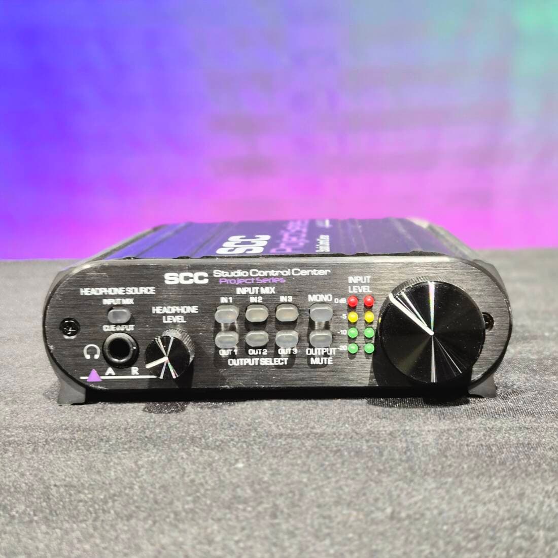 ART Pro Audio - Centre de contr�le du studio SCC