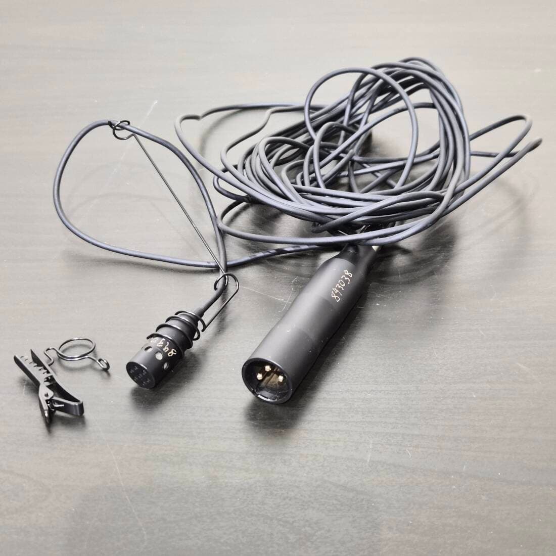 Apex - Microphone de choeur / de sc�ne (suspendu) � profil bas