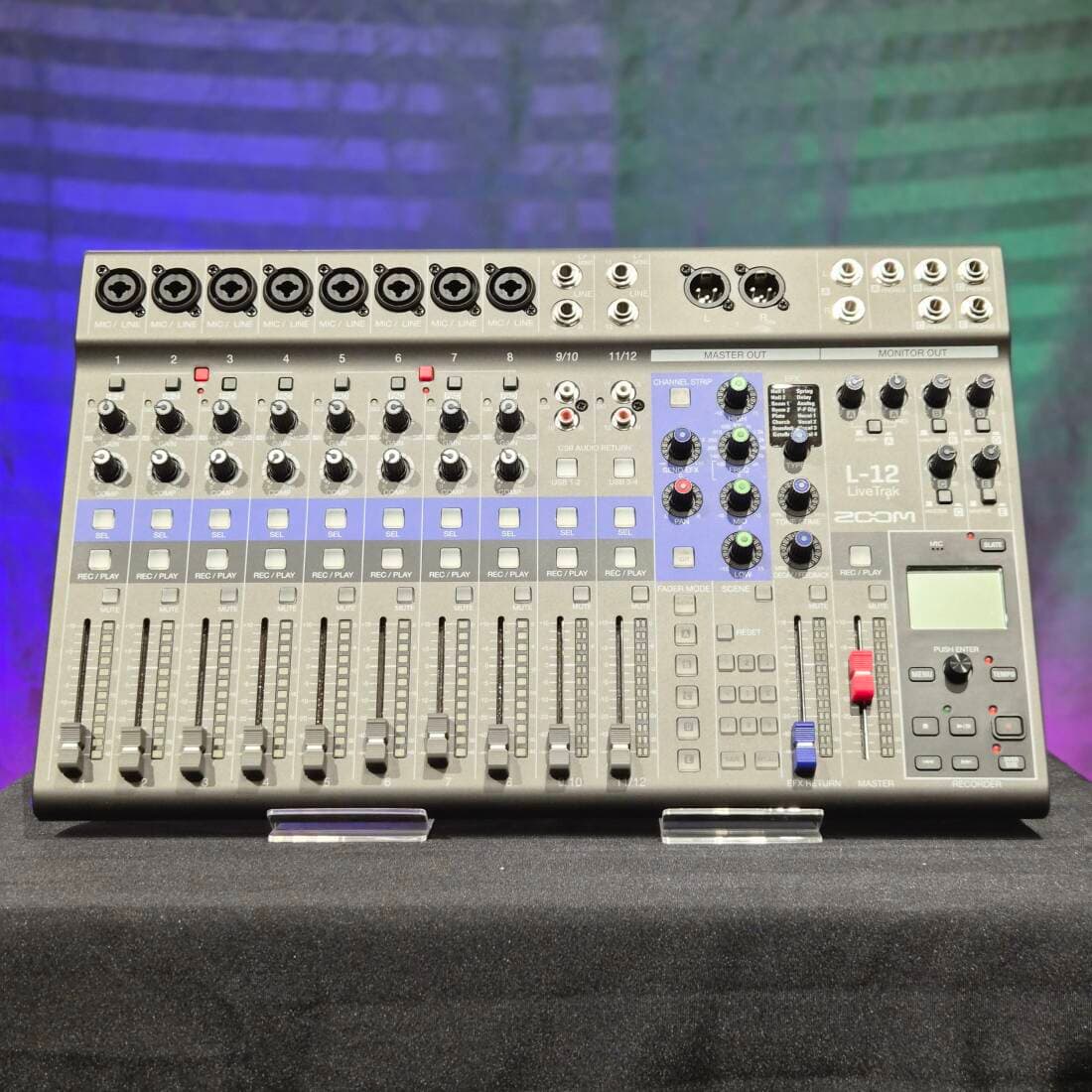Zoom - LiveTrak L-12 Table de mixage / Enregistreur num�rique 12 canaux avec effets - USB