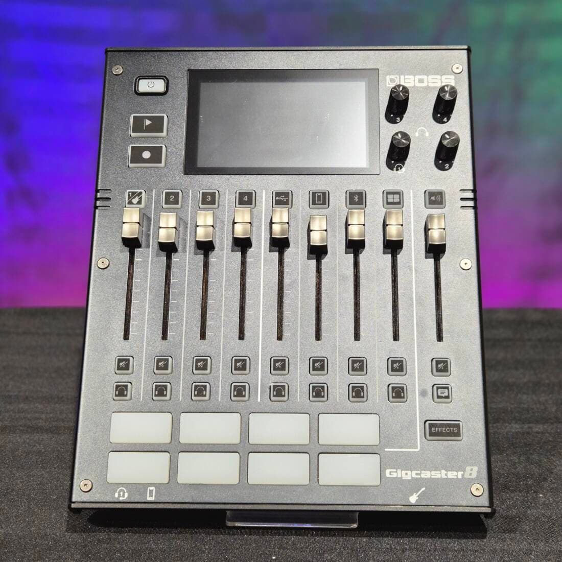 BOSS - Mixeur Gigcaster 8 � 8 canaux pour diffusion audio