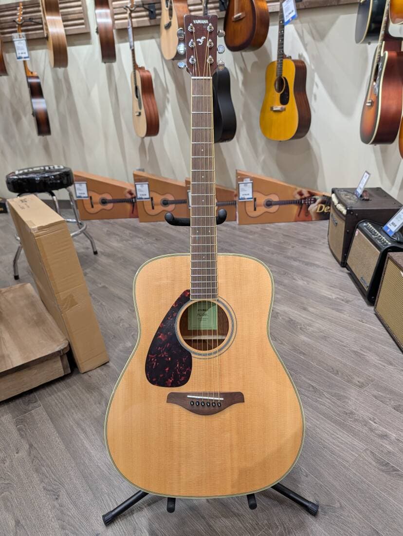 Yamaha - FG820L