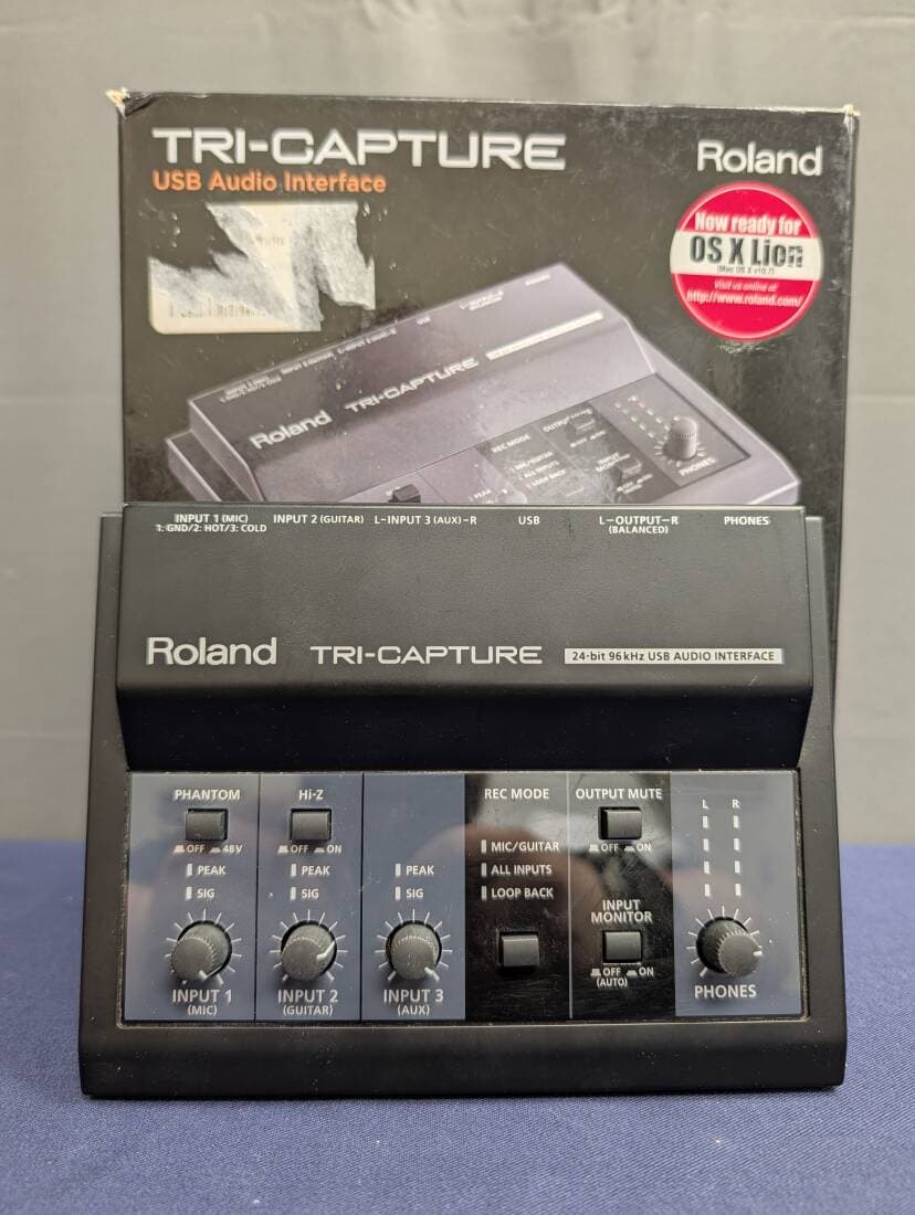 Roland - UA-33