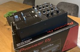 Pioneer DJ DJM-S3 2-channel DJ mixer incl. Serato DJ