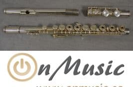 Yamaha 281 flute in perfect condition