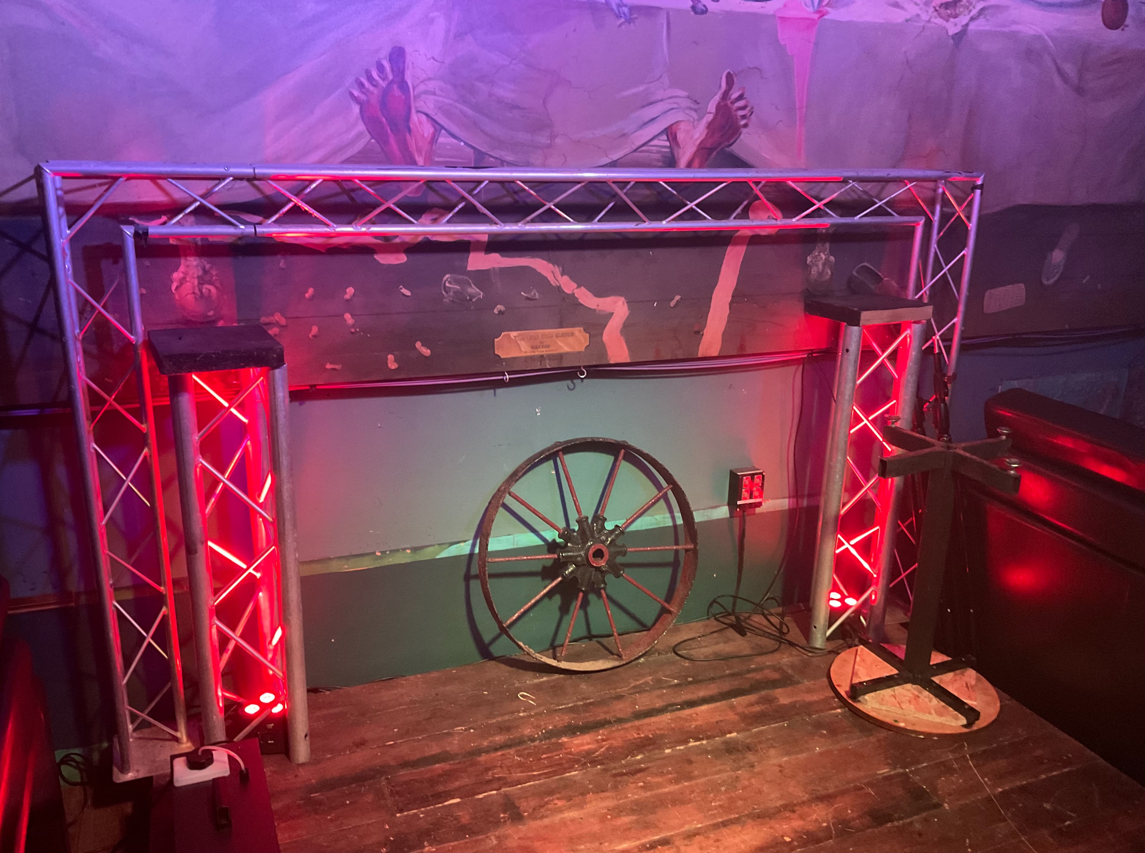8’ Wide x 4’ High DJ Truss - London