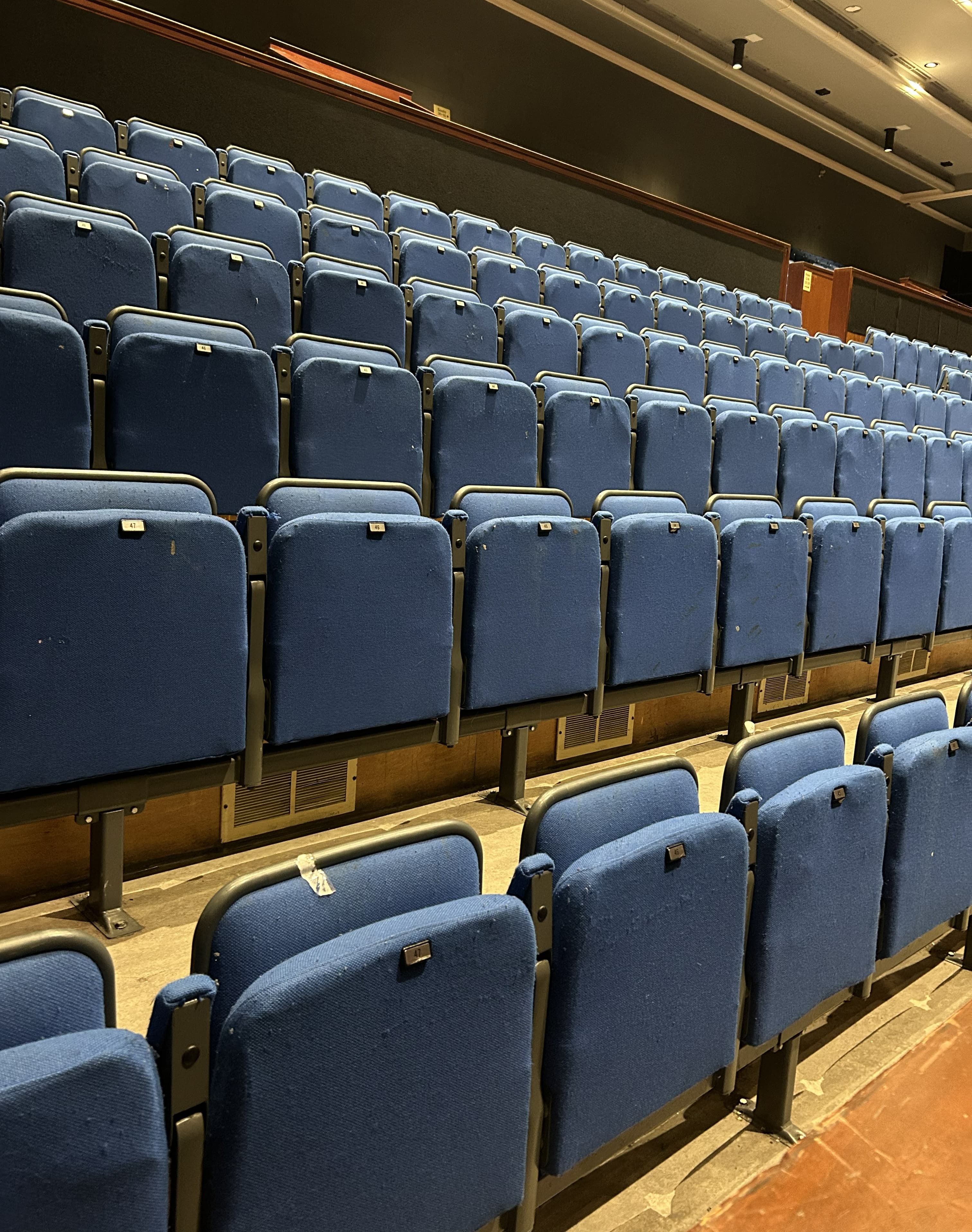 1900x Theatre & Studio Portable Or Fixed Folding Seating - Hampshire