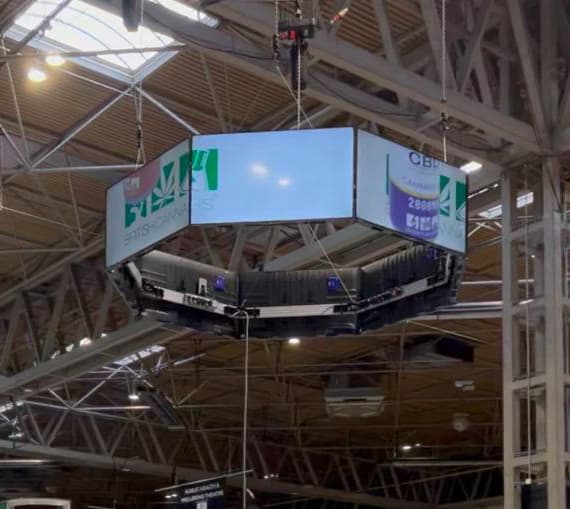 Octagonal Suspended 8-Screen Display - Berkshire