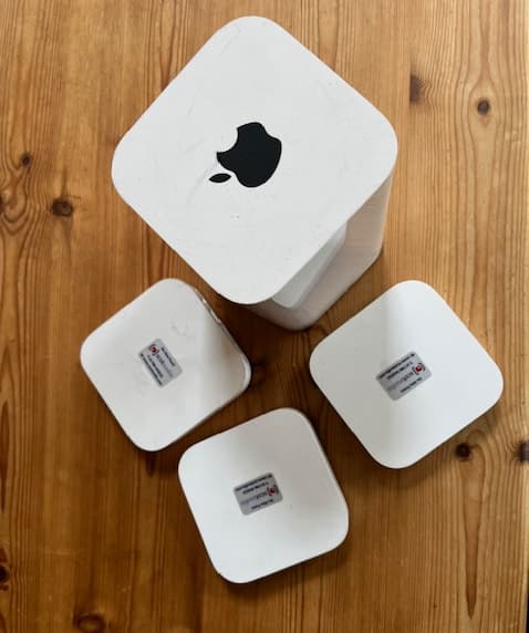Job Lot 3 x Apple AirPort Express, 1 x Extreme - Stirlingshire