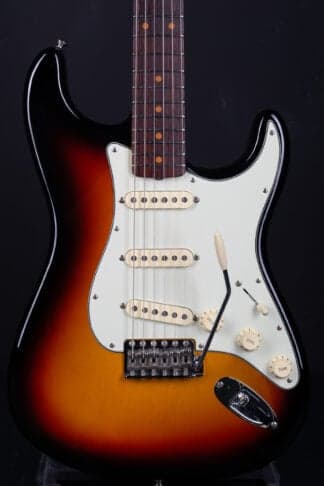 2024 Fender American Vintage 62 Stratocaster – Sunburst