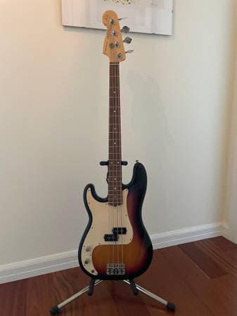2006 LEFT HANDED Fender 60th Diamond Anniversary Precision Bass