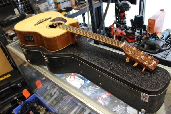 PRE-OWNED IBANEZ AW30LECE-NT LEFT-HANDED ACOUSTIC ELECTRIC GUITAR