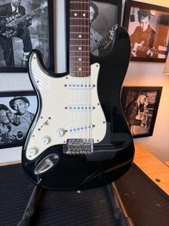 Left-Handed Fender Stratocaster – MIM