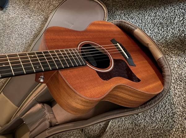 Left-Handed Taylor GS Mini Mahogany – Acoustic-Electric