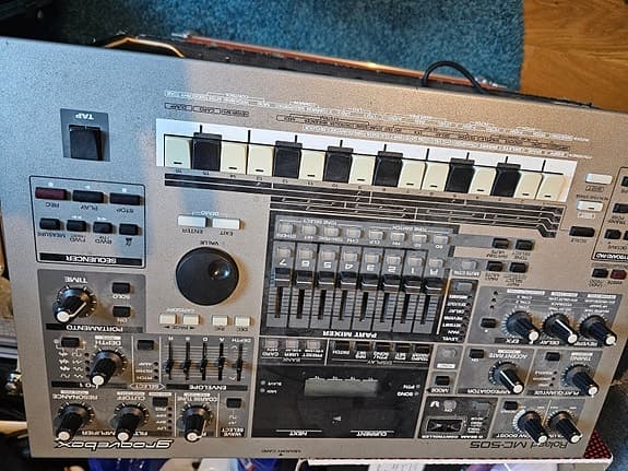 Roland MC-505 groovebox, Roland MC-505 groovebox