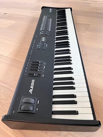 Synthesizer, Alesis QS8