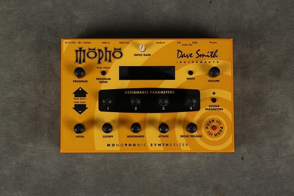 Synthesizer, Dave Smith Mopho (desktop)