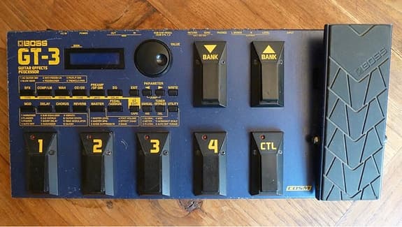 Multieffekt m. analog distortion, Boss GT-3