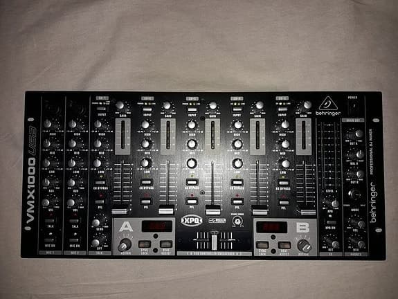 DJ Mixer, Behringer VMX 1000 USB