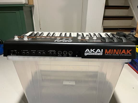 Synthesizer, Akai MiniAk