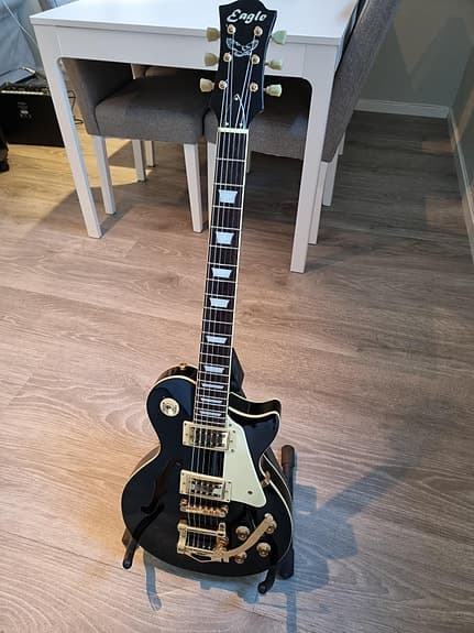 Eagle semi-akustisk Les Paul