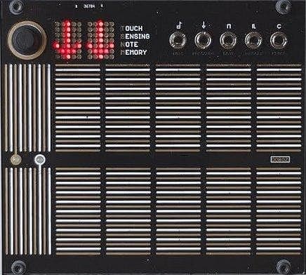 Doboz TSNM Touch Sensing Note Memory eurorack sequencer