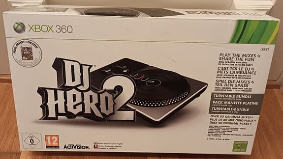 DJ Hero 2 med Mixer og 2 strøkne spill til Xbox 360