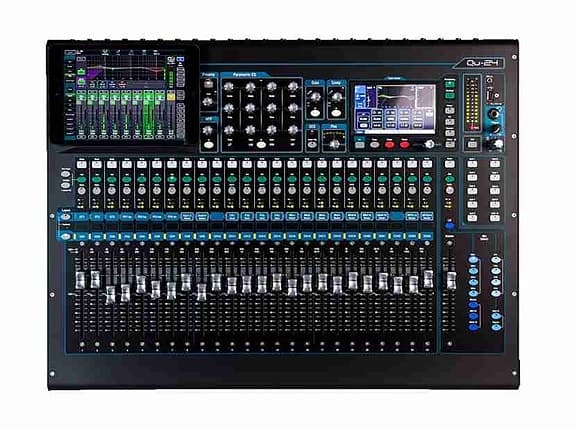 Solgt: Allen & Heath QU-24 digital mikser med flight selges