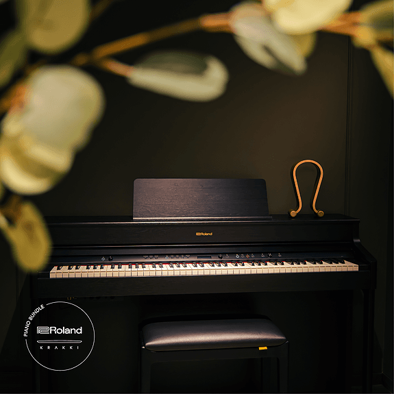 Roland HP702 Digital Piano - Sort Interiørpakke Med Nordisk Designkrakk