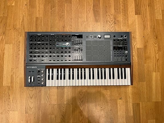 Arturia MatrixBrute Synthesizer