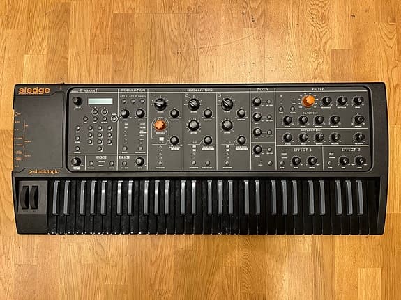 Studiologic Sledge Synthesizer
