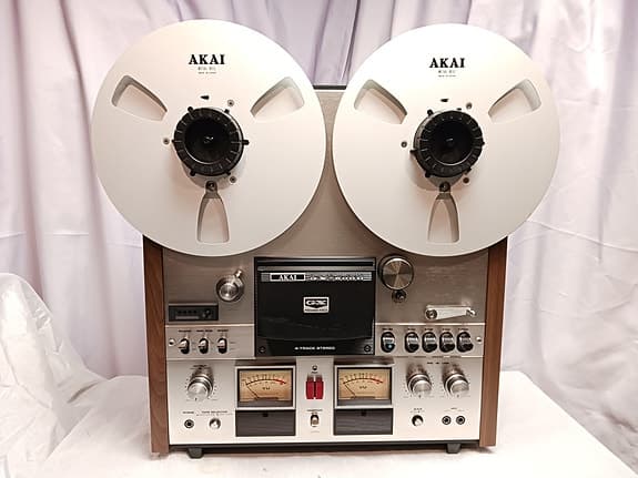 Akai GX-600D kelanauhuri