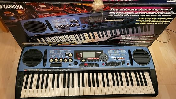 Yamaha DJX (PSR-D1) Keyboard