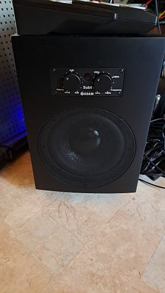 Adam Sub 8 Aktiivi subwoofer