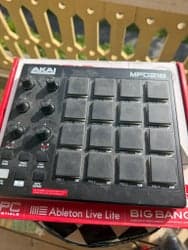 AKAI Professional MPD218 MIDI Pad Controller