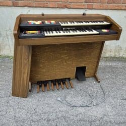 Elorgel - Hammondorgel - Nihon Hammond - Piano - Stage II Rhythm