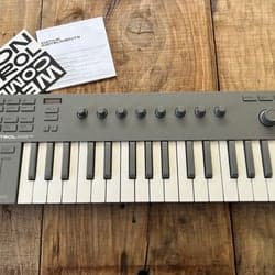 Native Instruments Komplete Kontrol M32 MIDI-keyboard