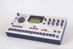 Elektron Machinedrum SPS-1 UW mkii drum machine / sampler / groovebox