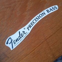 Fender Precision bass svart vattendekal kort F