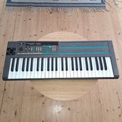 Korg Poly-800 Synthesizer - rep.objekt