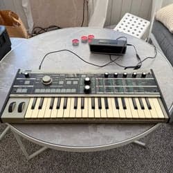 Korg microKORG Synthesizer/Vocoder