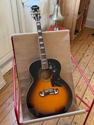 Guitar Acoustic Epiphone EJ-200VS with Thomann Gig Bag