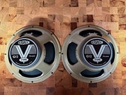 2 x Celestion G12 V-Type 70-watts högtalare, 16 ohm