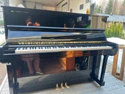Piano Samick