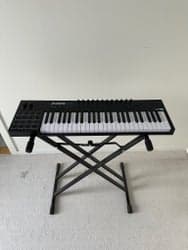 Alesis VI49 MIDI-keyboard Inkl. Stativ