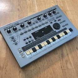 Roland MC-303 Groovebox