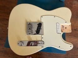 Telecaster gitarrkropp med Seymour Duncan mickar