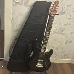Sterling by Music Man Luke LK100 elgitarr